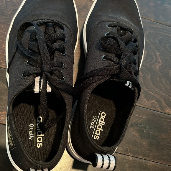 Adidas black sneaker 8.5 - Picture 6 of 10